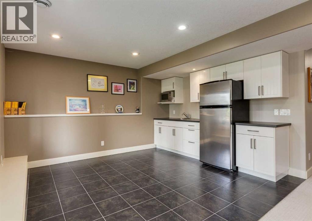 98 Royal Ridge Mount NW, Calgary, Alberta  T3G 5Z3 - Photo 33 - A2324032