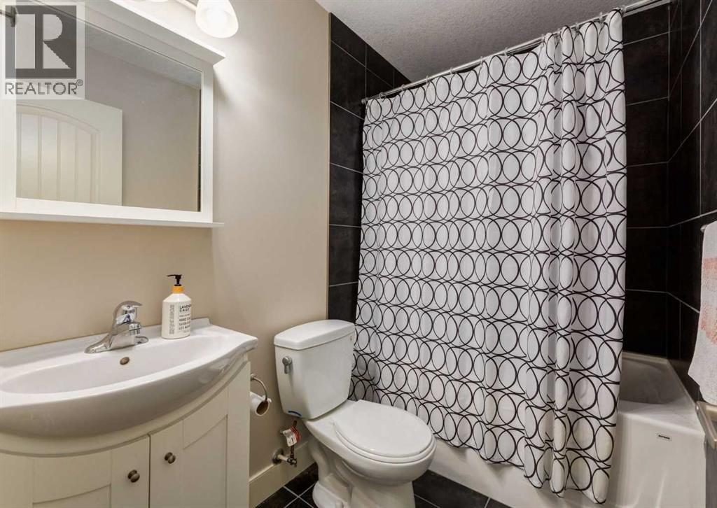 98 Royal Ridge Mount NW, Calgary, Alberta  T3G 5Z3 - Photo 36 - A2324032