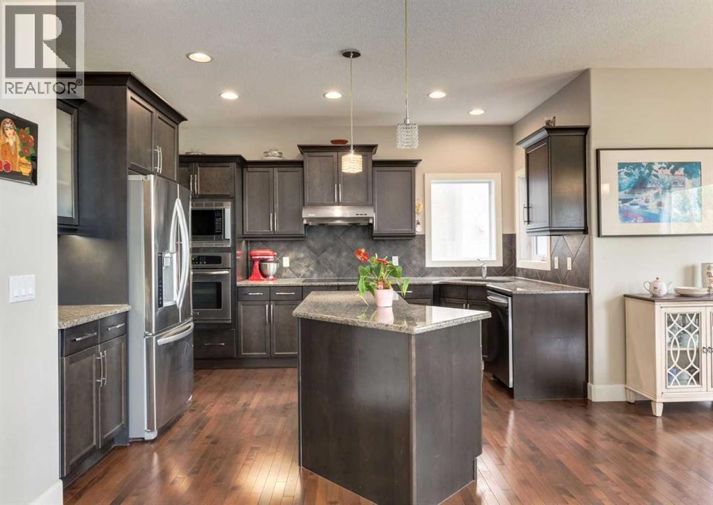 98 Royal Ridge Mount NW, Calgary, Alberta  T3G 5Z3 - Photo 8 - A2324032
