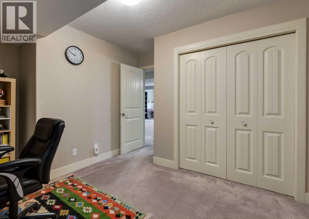 98 Royal Ridge Mount NW, Calgary, Alberta  T3G 5Z3 - Photo 35 - A2324032
