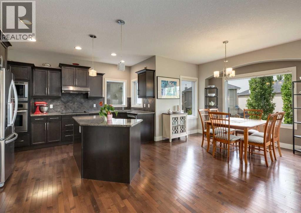 98 Royal Ridge Mount NW, Calgary, Alberta  T3G 5Z3 - Photo 7 - A2324032
