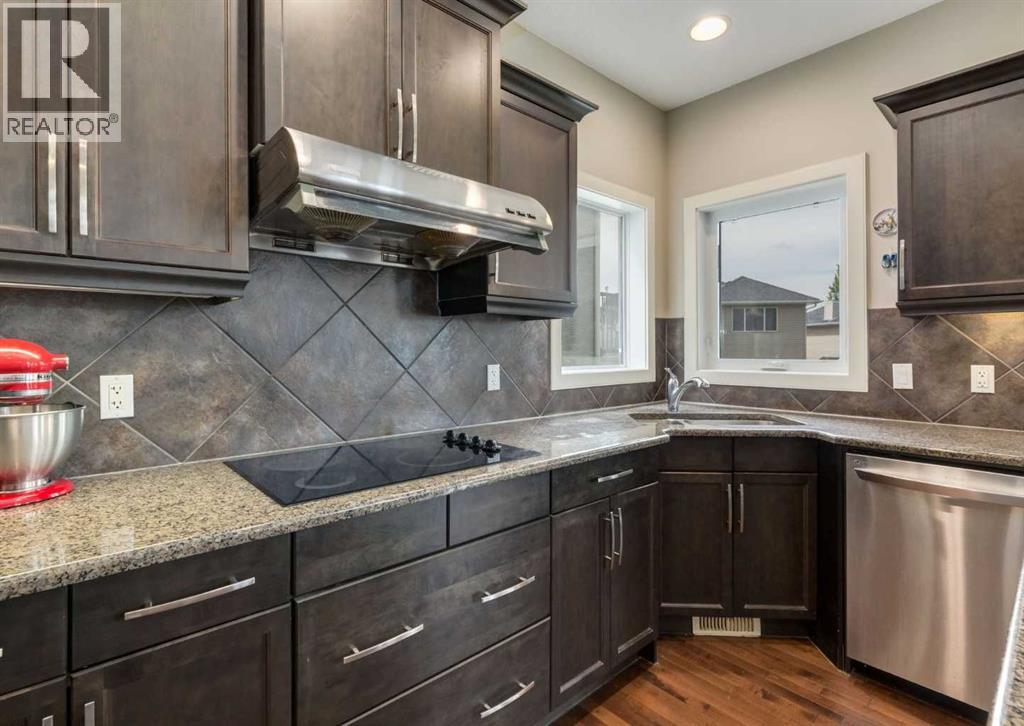 98 Royal Ridge Mount NW, Calgary, Alberta  T3G 5Z3 - Photo 10 - A2324032
