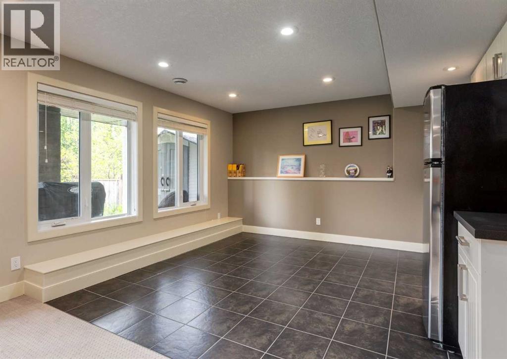98 Royal Ridge Mount NW, Calgary, Alberta  T3G 5Z3 - Photo 32 - A2324032