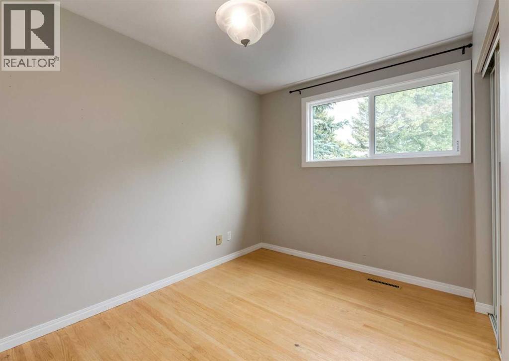 4220 Bowlen Street NW, Calgary, Alberta  T2L 1P9 - Photo 11 - A2331197