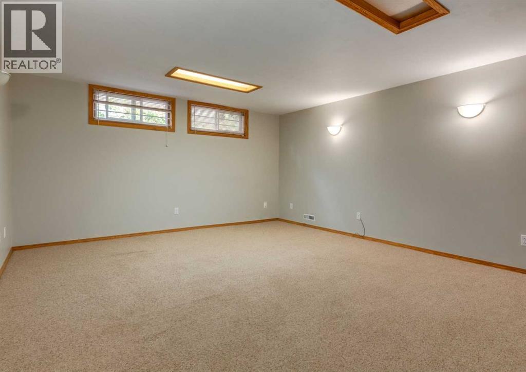 4220 Bowlen Street NW, Calgary, Alberta  T2L 1P9 - Photo 19 - A2331197