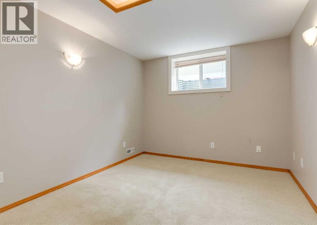 4220 Bowlen Street NW, Calgary, Alberta  T2L 1P9 - Photo 20 - A2331197