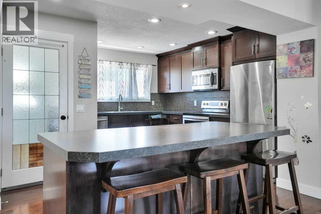 1015 Maitland Way NE, Calgary, Alberta  T2A 5K5 - Photo 9 - A2333023