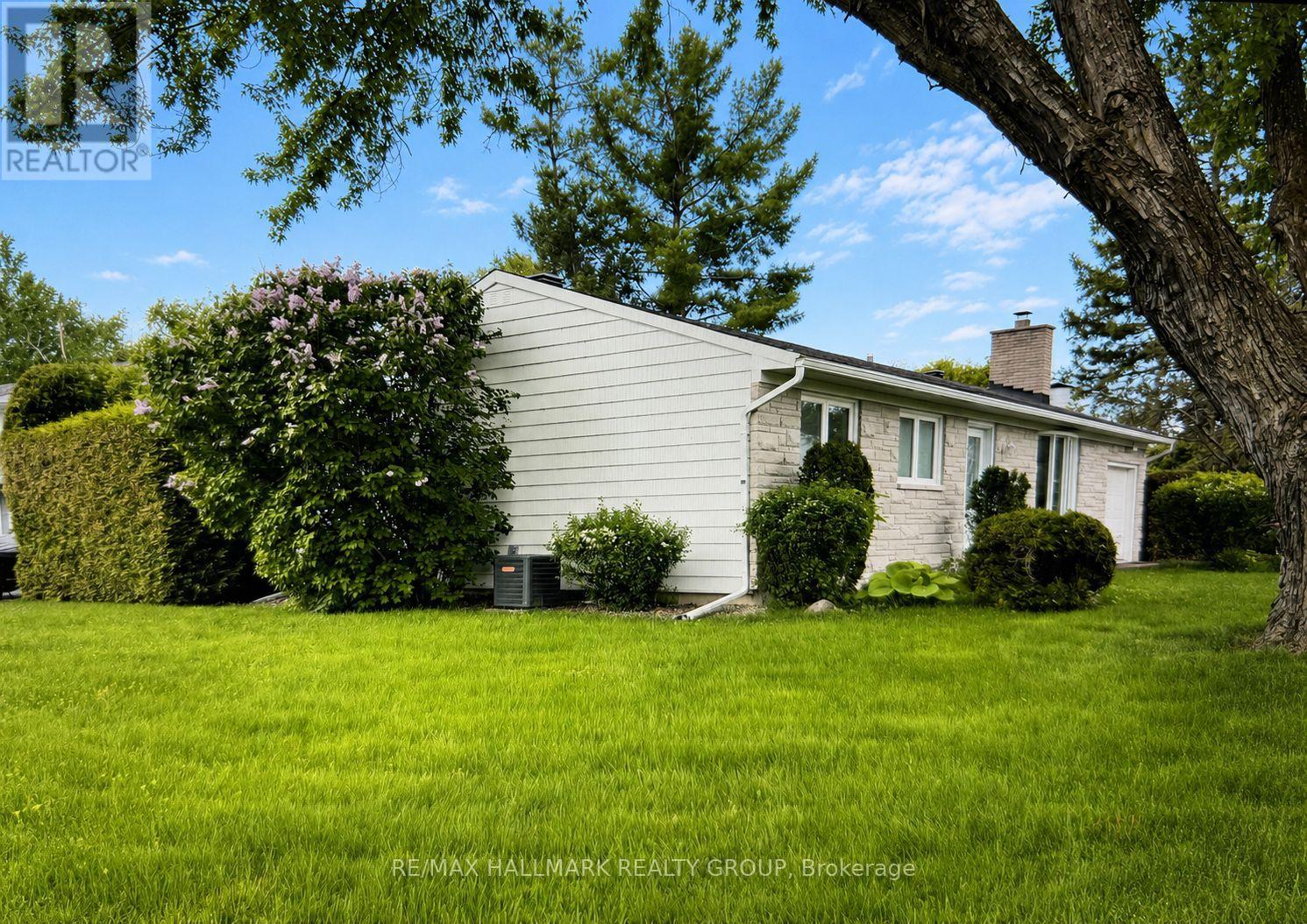 20 Cramer Drive, Ottawa, Ontario  K2H 5X5 - Photo 3 - X13629708