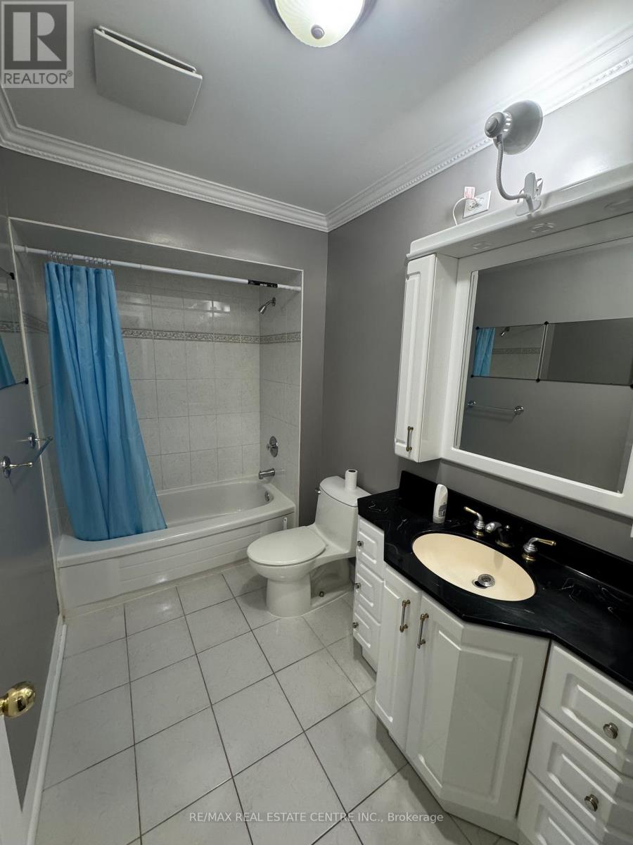 -Upper Level - 1025 Blairholm Avenue, Mississauga, Ontario  L5C 1G5 - Photo 12 - W13629712