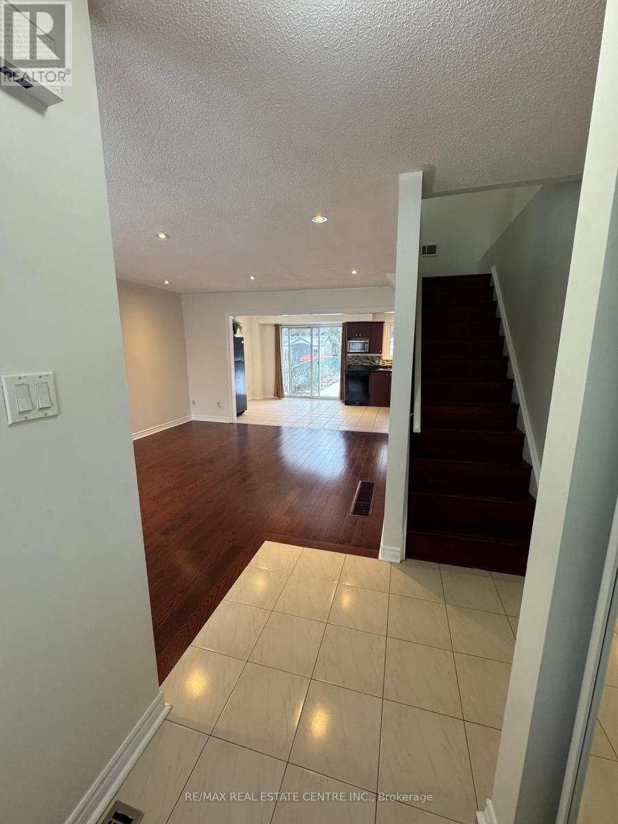 -Upper Level - 1025 Blairholm Avenue, Mississauga, Ontario  L5C 1G5 - Photo 4 - W13629712