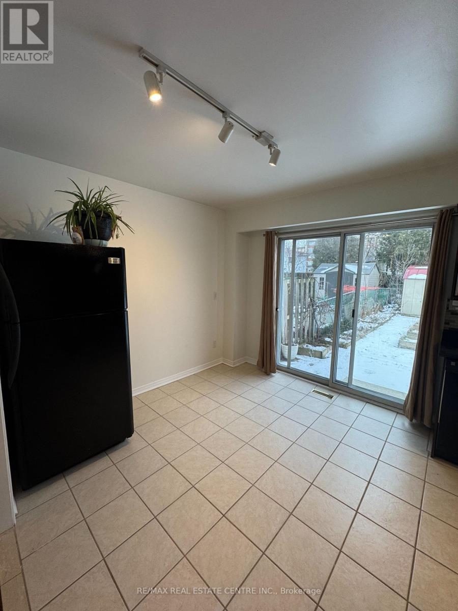 -Upper Level - 1025 Blairholm Avenue, Mississauga, Ontario  L5C 1G5 - Photo 8 - W13629712