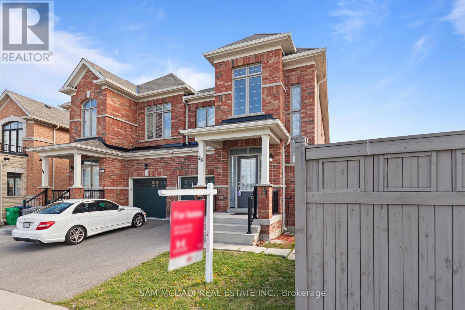 26 Montpelier Street, Brampton, Ontario  L6Y 6A6 - Photo 2 - W13629248