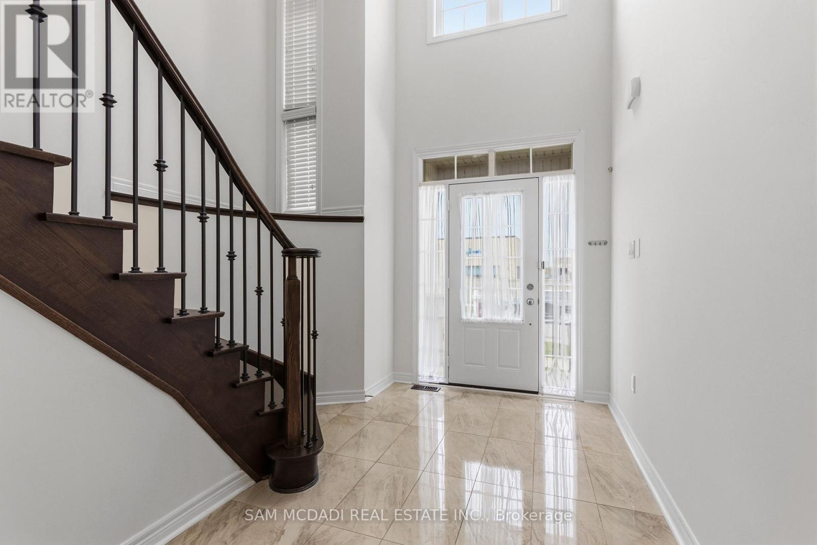 26 Montpelier Street, Brampton, Ontario  L6Y 6A6 - Photo 5 - W13629248