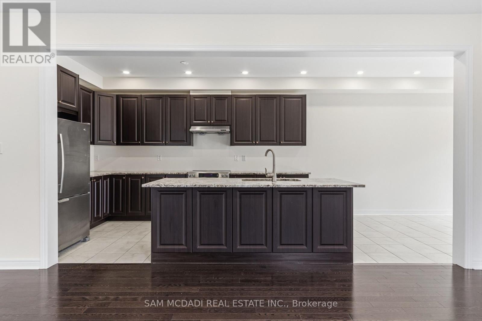 26 Montpelier Street, Brampton, Ontario  L6Y 6A6 - Photo 8 - W13629248