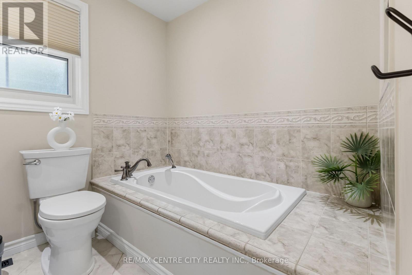 1082 Chippewa Drive, London East, Ontario  N5V 2T7 - Photo 25 - X13569978