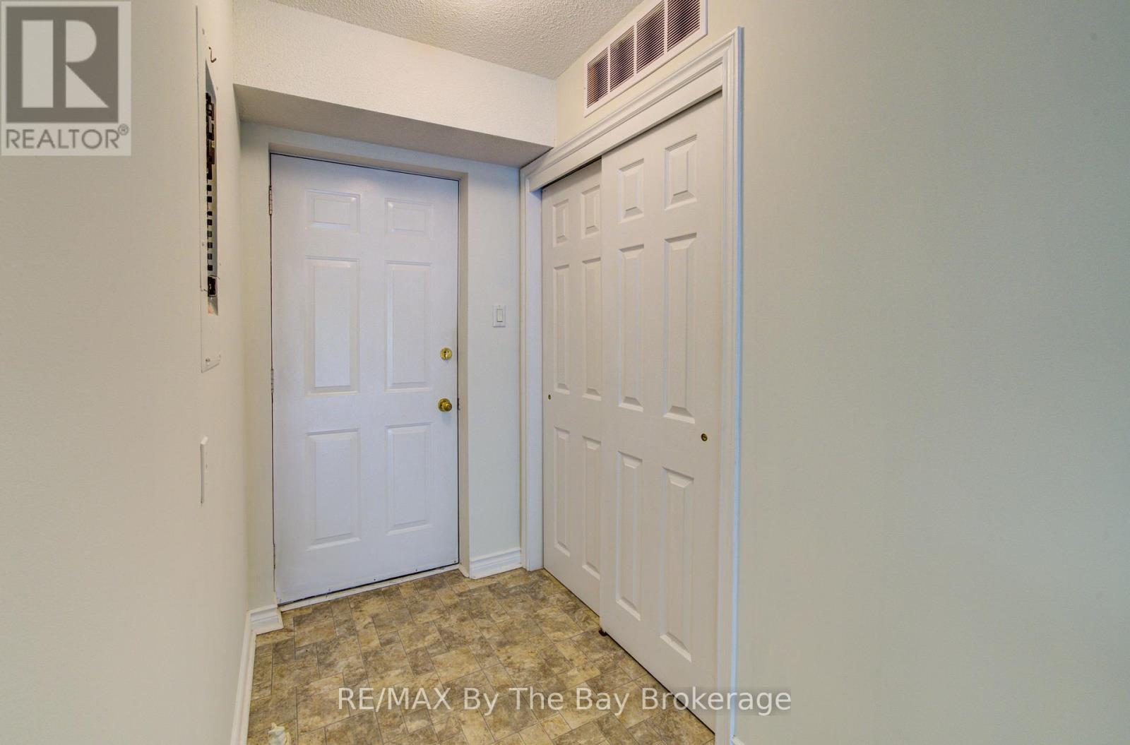 8 - 30 Mulligan Lane, Wasaga Beach, Ontario  L9Z 1C4 - Photo 4 - S13629740
