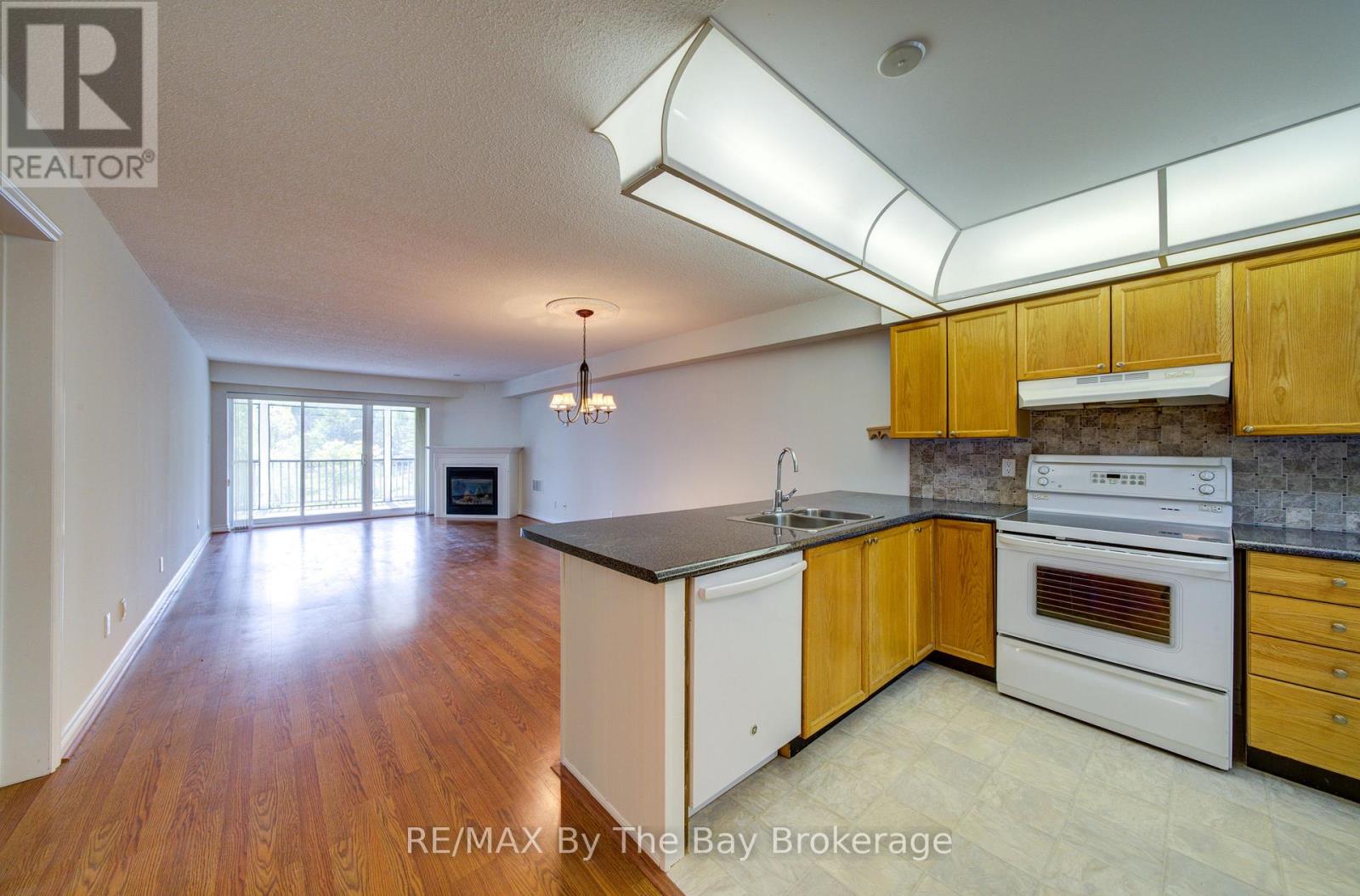 8 - 30 Mulligan Lane, Wasaga Beach, Ontario  L9Z 1C4 - Photo 5 - S13629740