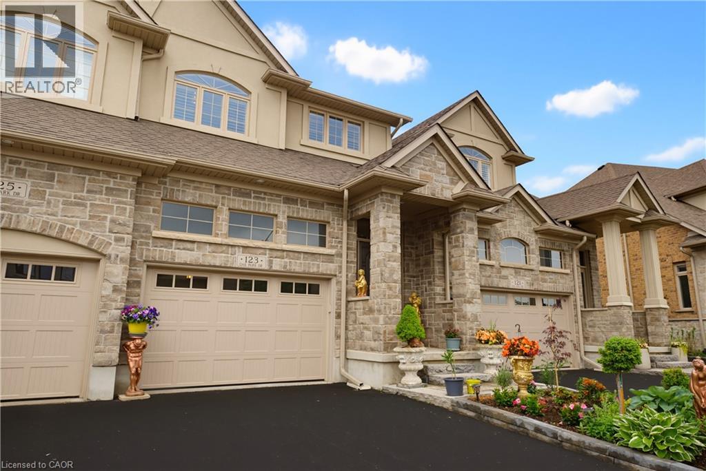123 Oak Park Drive, Waterloo, Ontario  N2K 0B3 - Photo 2 - 40836212