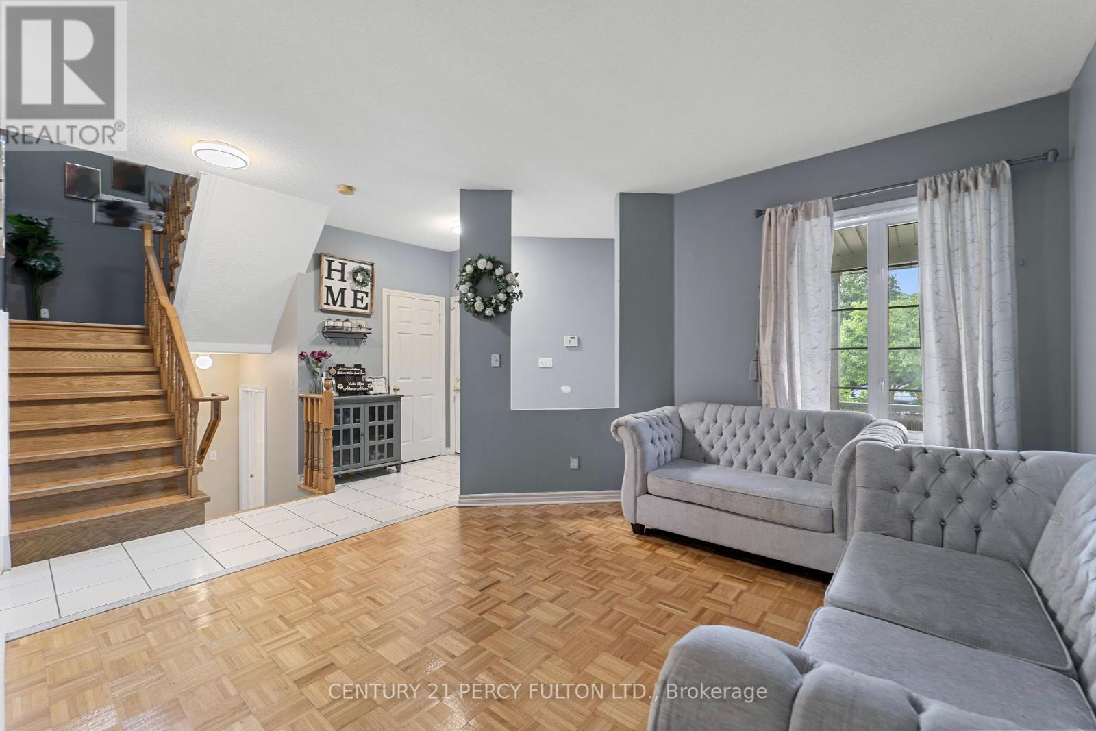 35 Weldon Street, Whitby, Ontario  L1R 2T5 - Photo 6 - E13629738