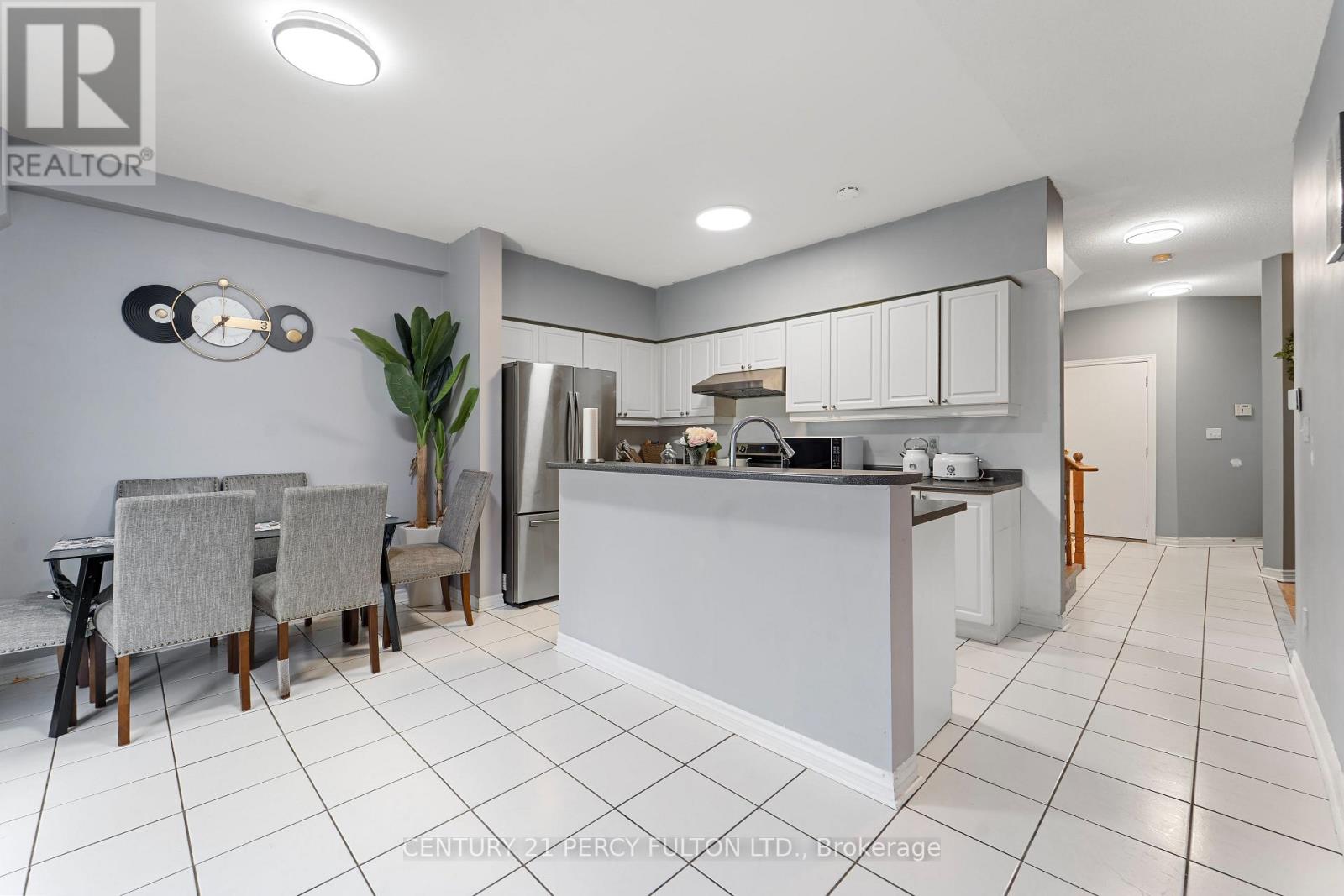 35 Weldon Street, Whitby, Ontario  L1R 2T5 - Photo 9 - E13629738