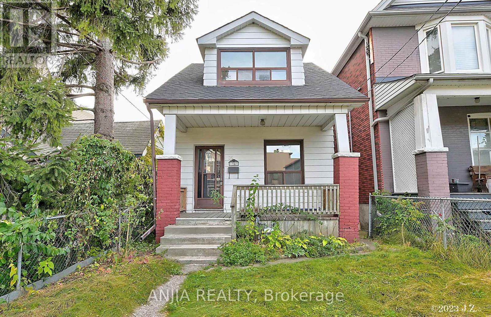 UPPER - 36 GOUGH AVENUE, Toronto, Ontario
