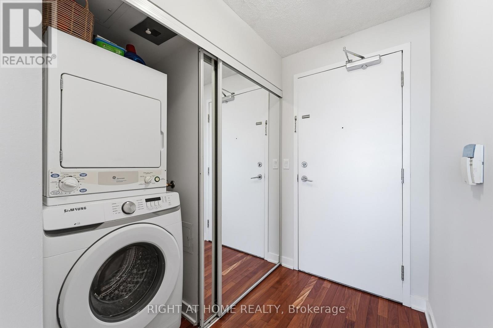 1612 - 38 Lee Centre Drive, Toronto, Ontario  M1H 3J7 - Photo 3 - E13629750