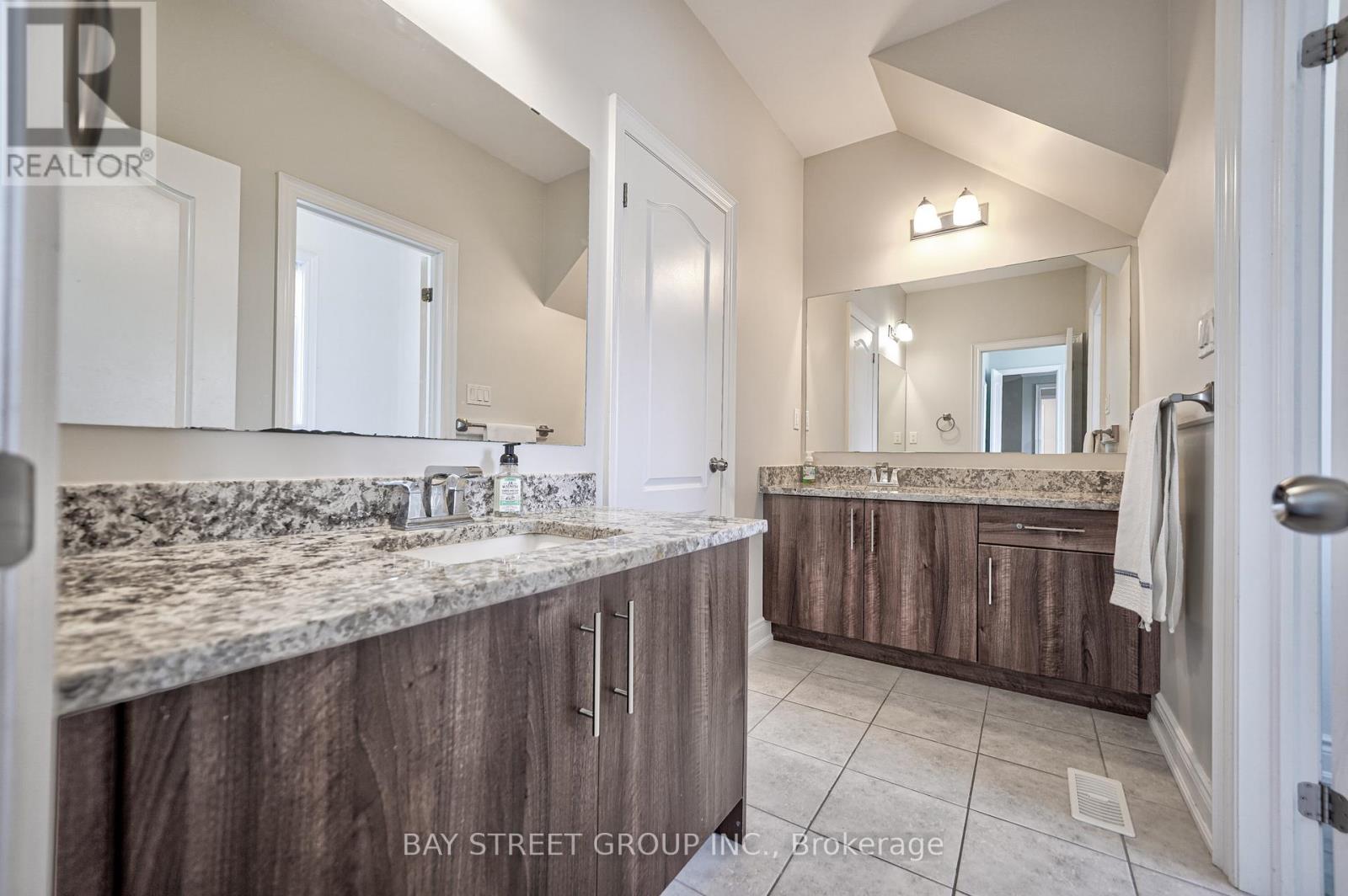 23 Trail Boulevard, Springwater, Ontario  L9X 0S3 - Photo 30 - S13629746