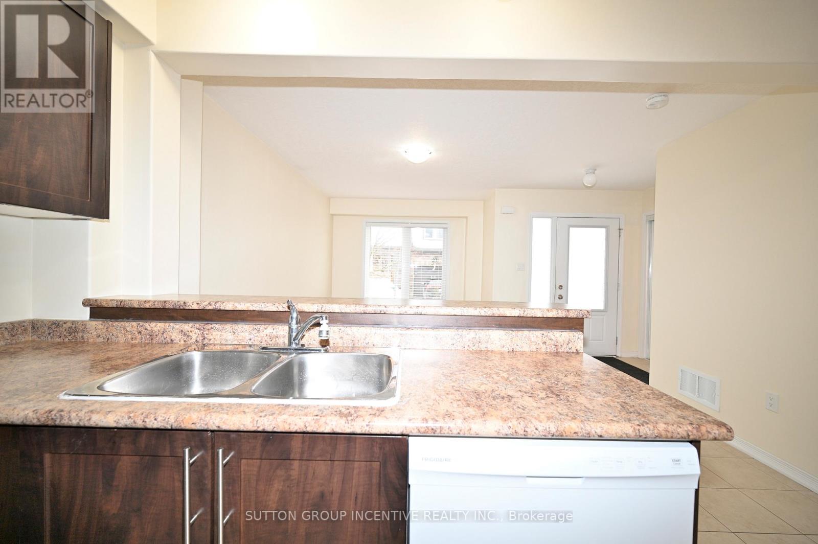 29 - 90 Sovereign's Gate, Barrie, Ontario  L4N 0Y9 - Photo 7 - S13629754