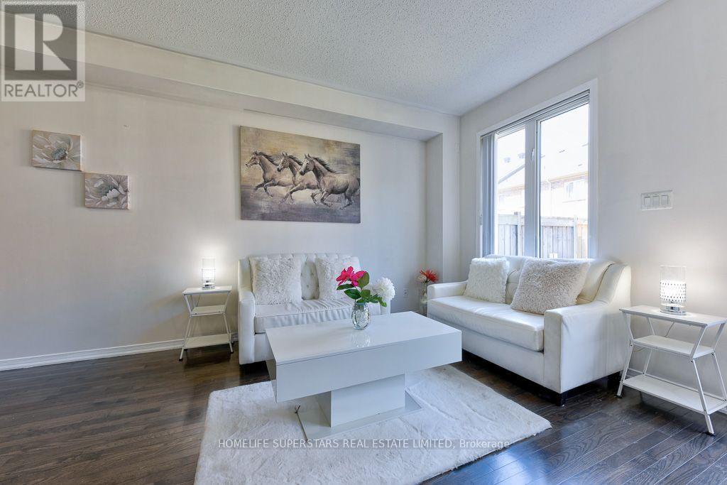61 Utopia Way, Brampton, Ontario  L6P 4A4 - Photo 3 - W13629336