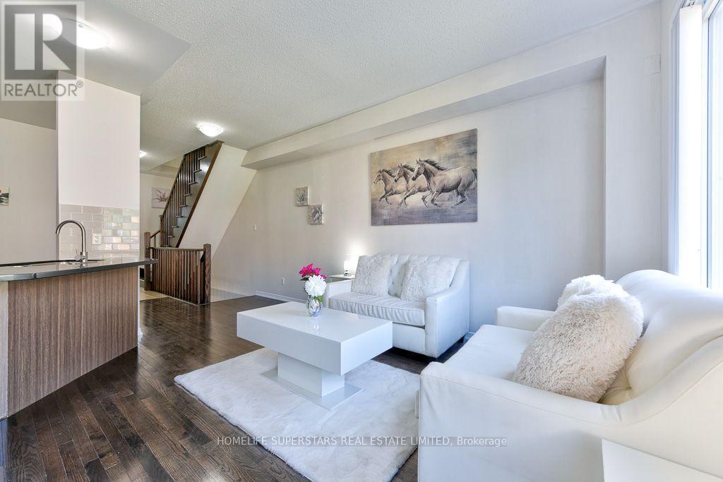 61 Utopia Way, Brampton, Ontario  L6P 4A4 - Photo 4 - W13629336