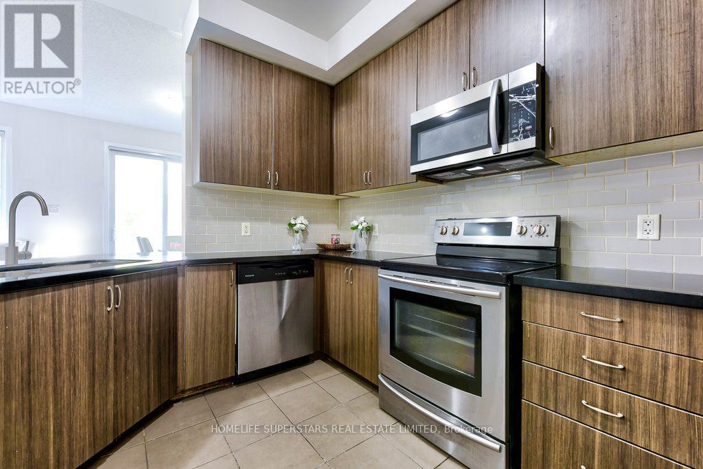 61 Utopia Way, Brampton, Ontario  L6P 4A4 - Photo 8 - W13629336