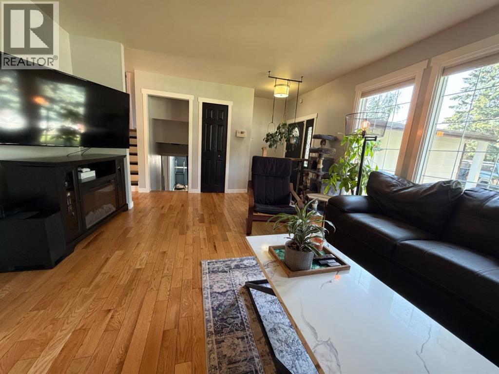 505 12 Avenue, Slave Lake, Alberta  T0G 2A3 - Photo 4 - A2331689
