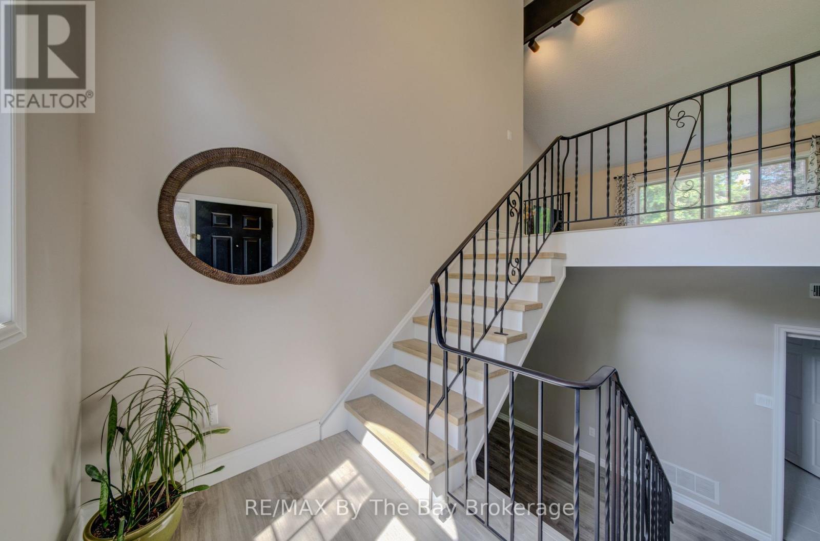 258 Sunnidale Street, Clearview, Ontario  L0M 1S0 - Photo 5 - S13629786