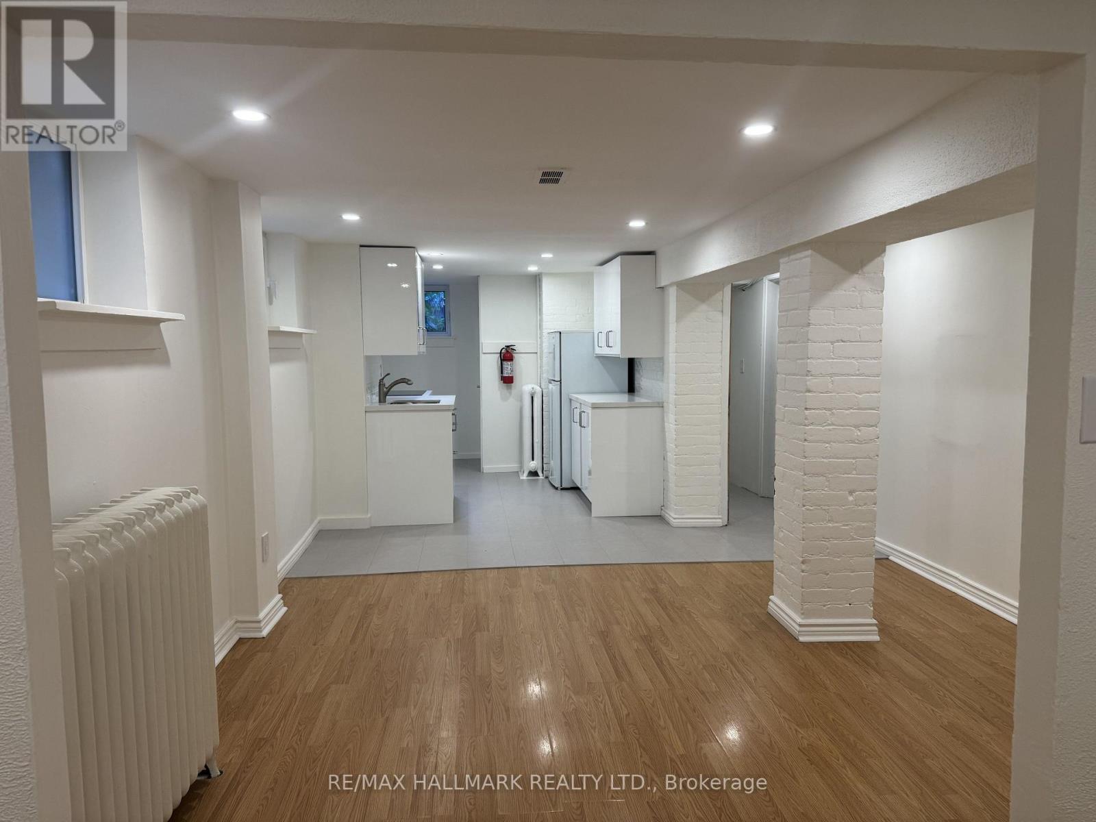 Lower - 553 Broadview Avenue, Toronto (North Riverdale), Ontario  M4K 2N7 - Photo 2 - E13629790