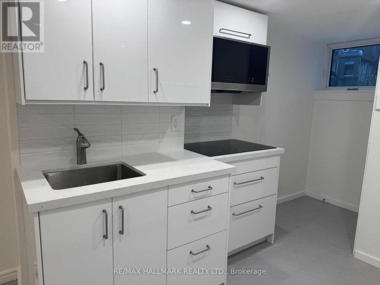 Lower - 553 Broadview Avenue, Toronto (North Riverdale), Ontario  M4K 2N7 - Photo 4 - E13629790