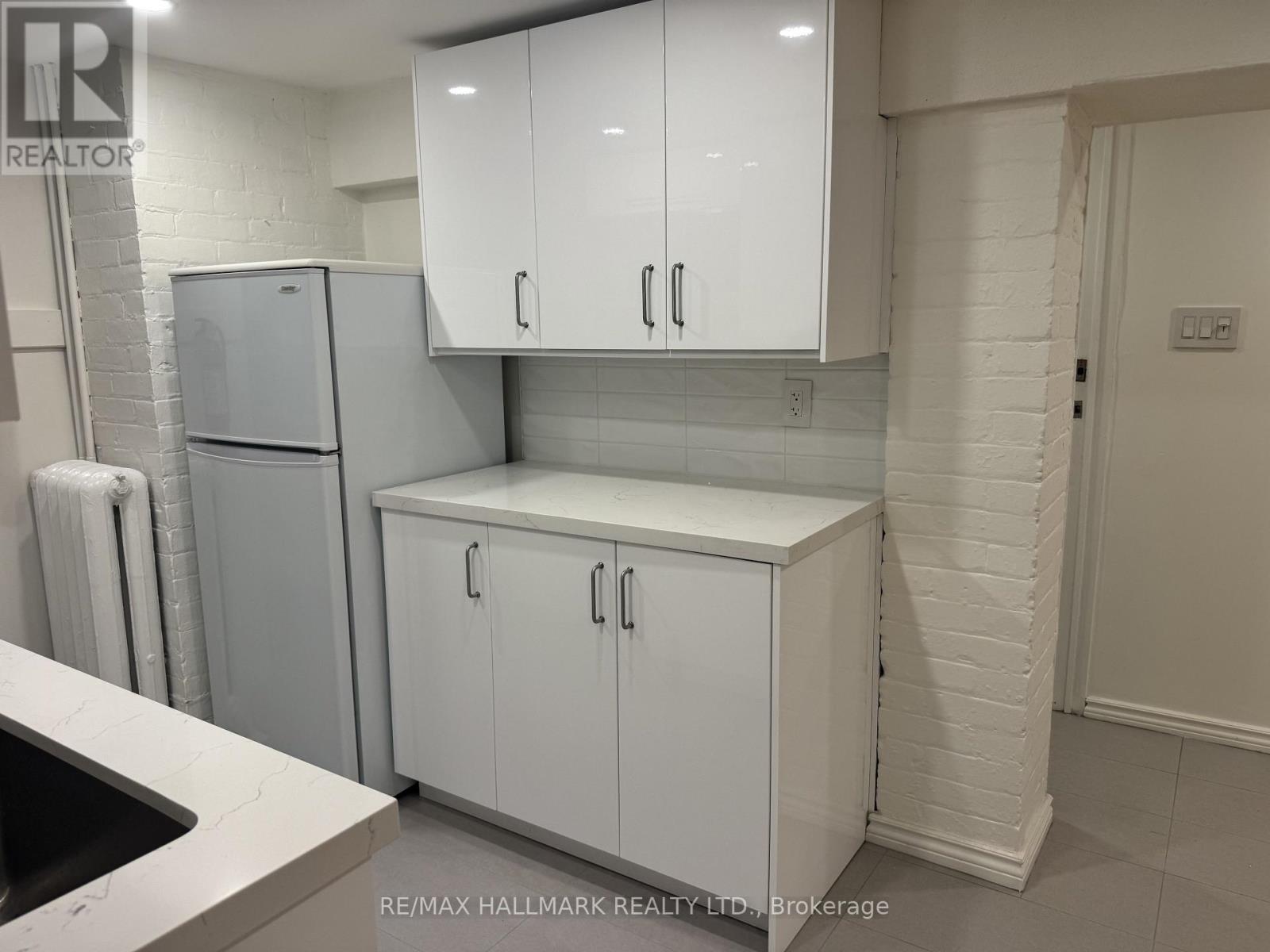 Lower - 553 Broadview Avenue, Toronto (North Riverdale), Ontario  M4K 2N7 - Photo 5 - E13629790