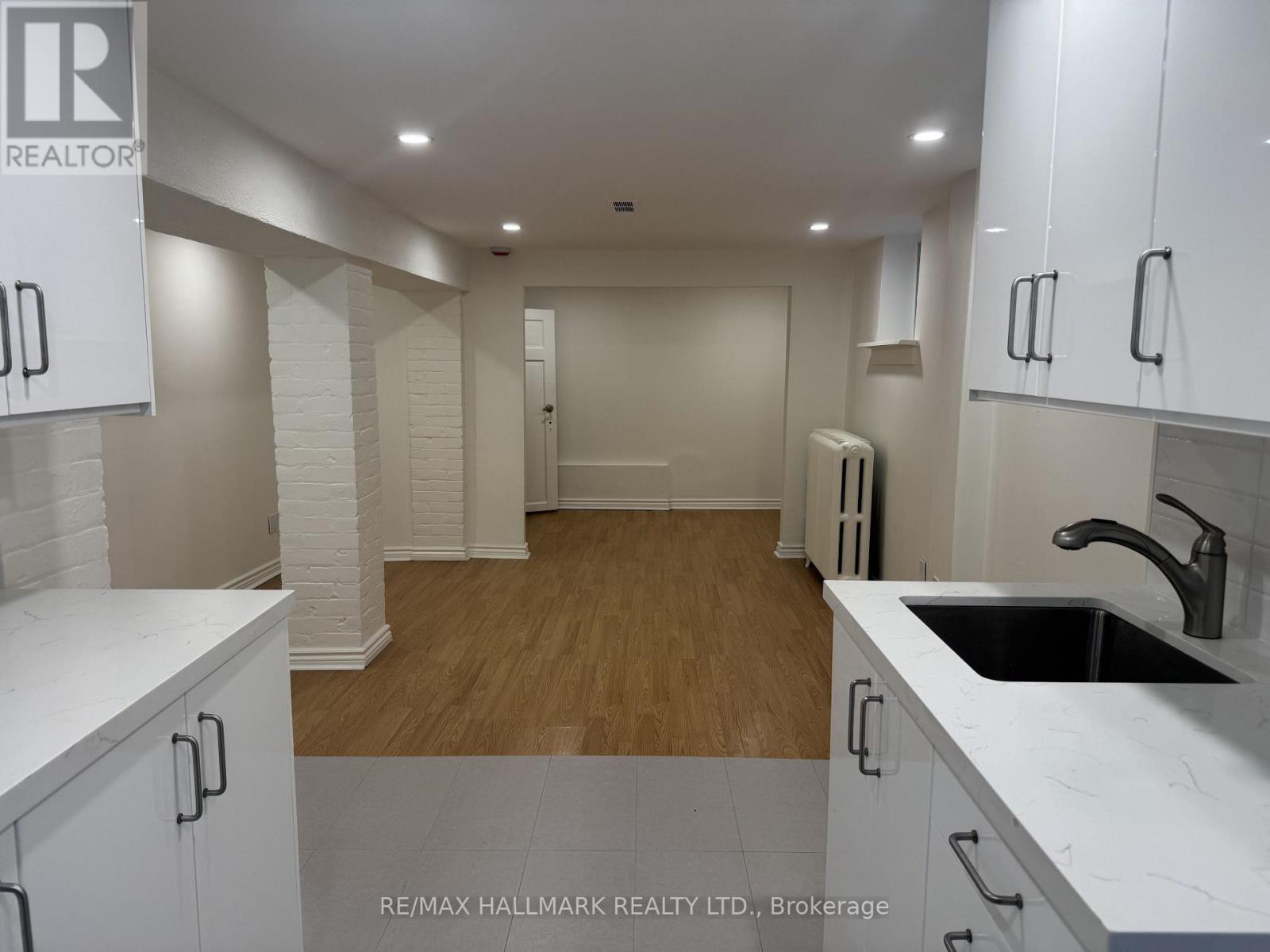 Lower - 553 Broadview Avenue, Toronto (North Riverdale), Ontario  M4K 2N7 - Photo 8 - E13629790