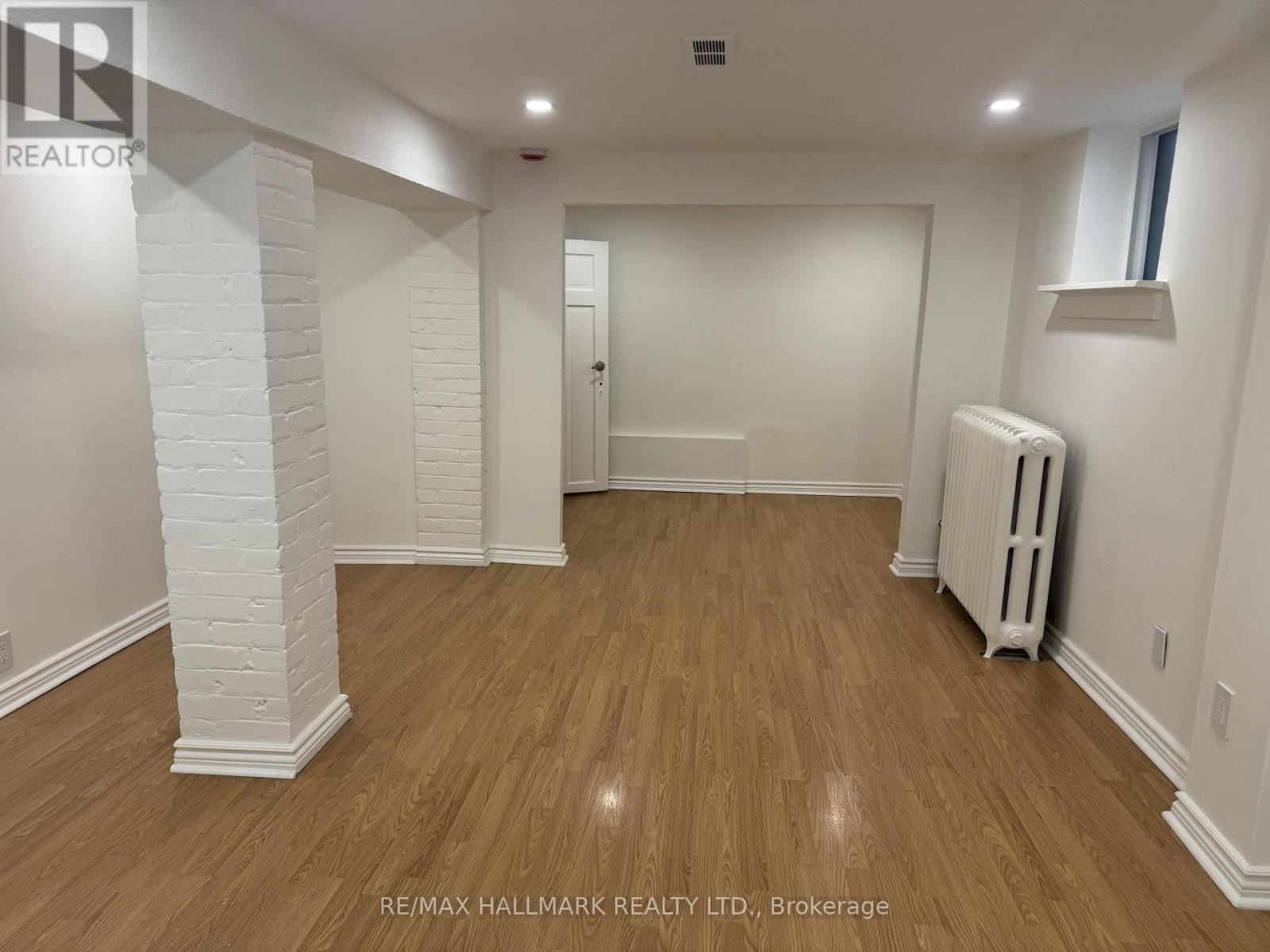 Lower - 553 Broadview Avenue, Toronto (North Riverdale), Ontario  M4K 2N7 - Photo 9 - E13629790