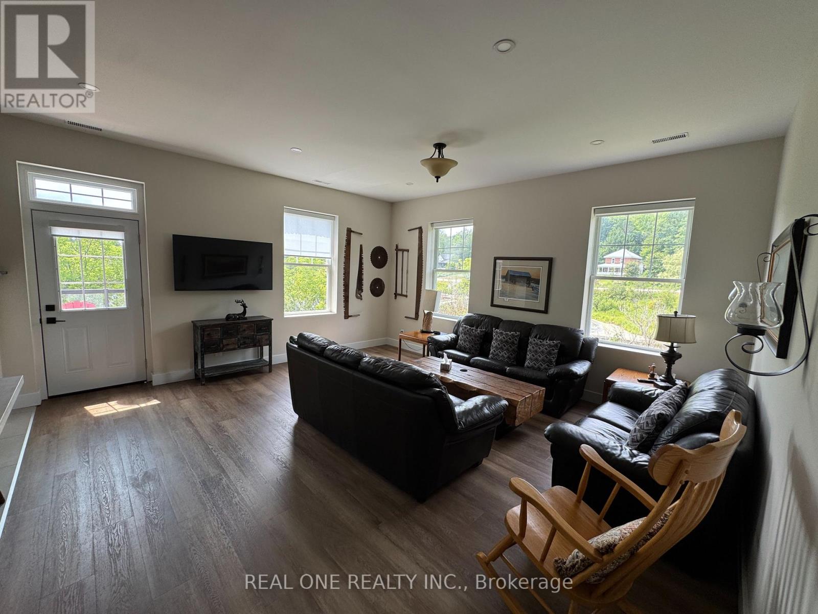 145 Syples Street, Burk's Falls, Ontario  P0A 1C0 - Photo 10 - X13629784