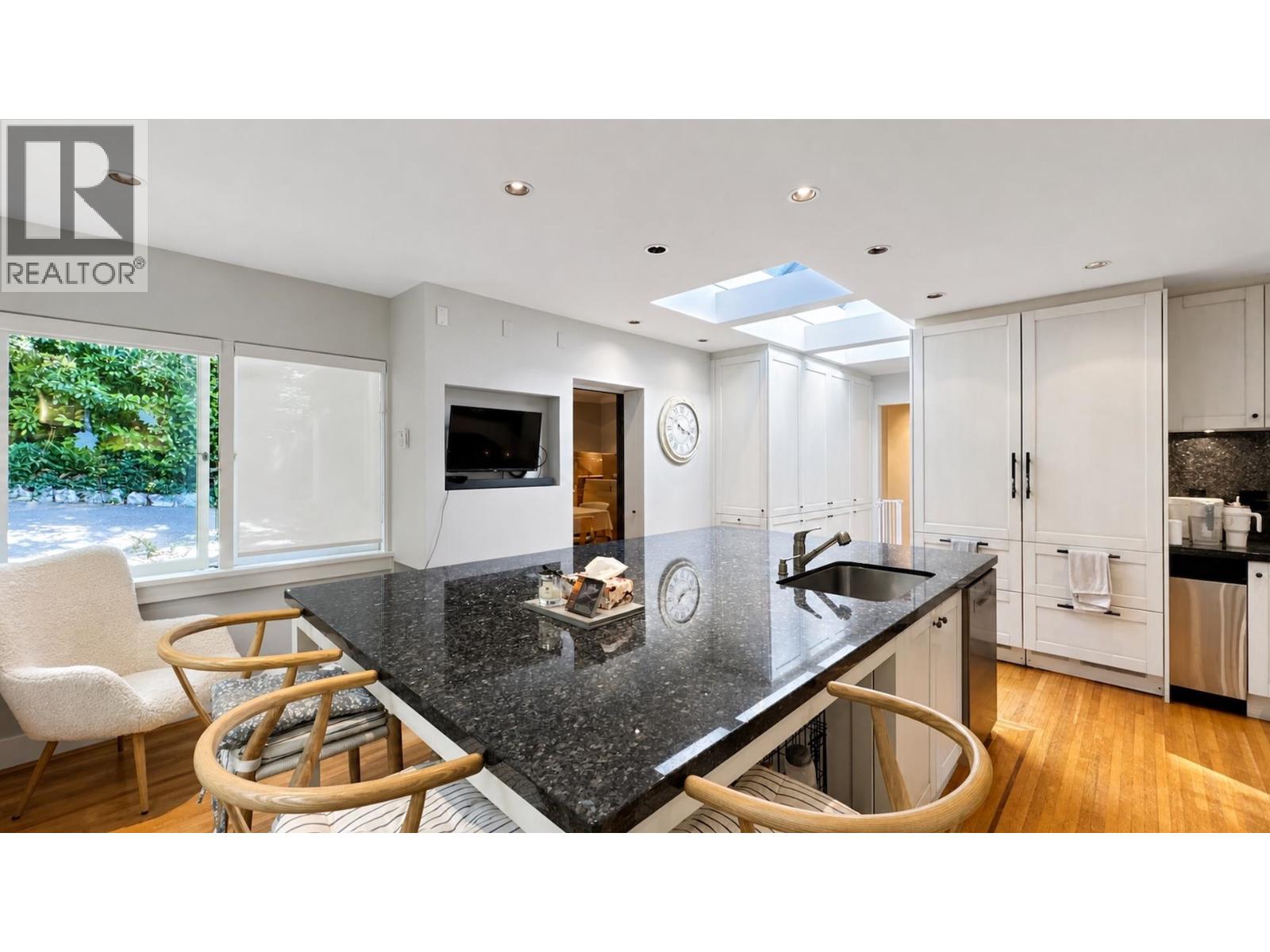 4468 Stone Crescent, West Vancouver, British Columbia V7W 1B7 - Photo 5 - R3147847