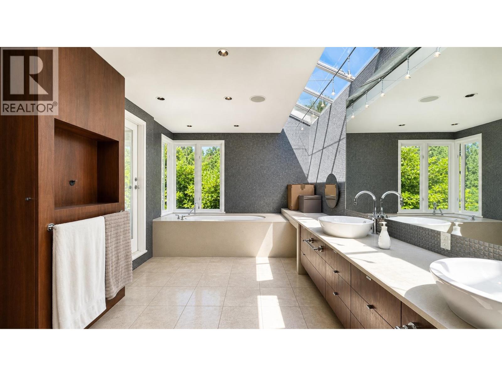 4468 Stone Crescent, West Vancouver, British Columbia V7W 1B7 - Photo 14 - R3147847