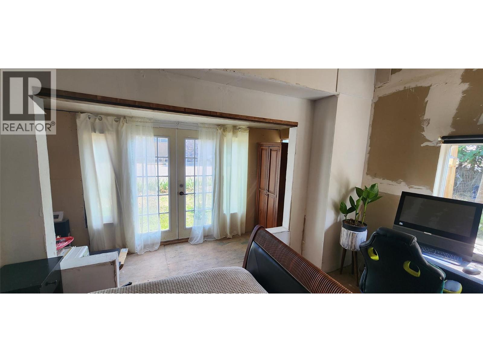 173 75th Avenue, Grand Forks, British Columbia  V0H 1H0 - Photo 11 - 10387639