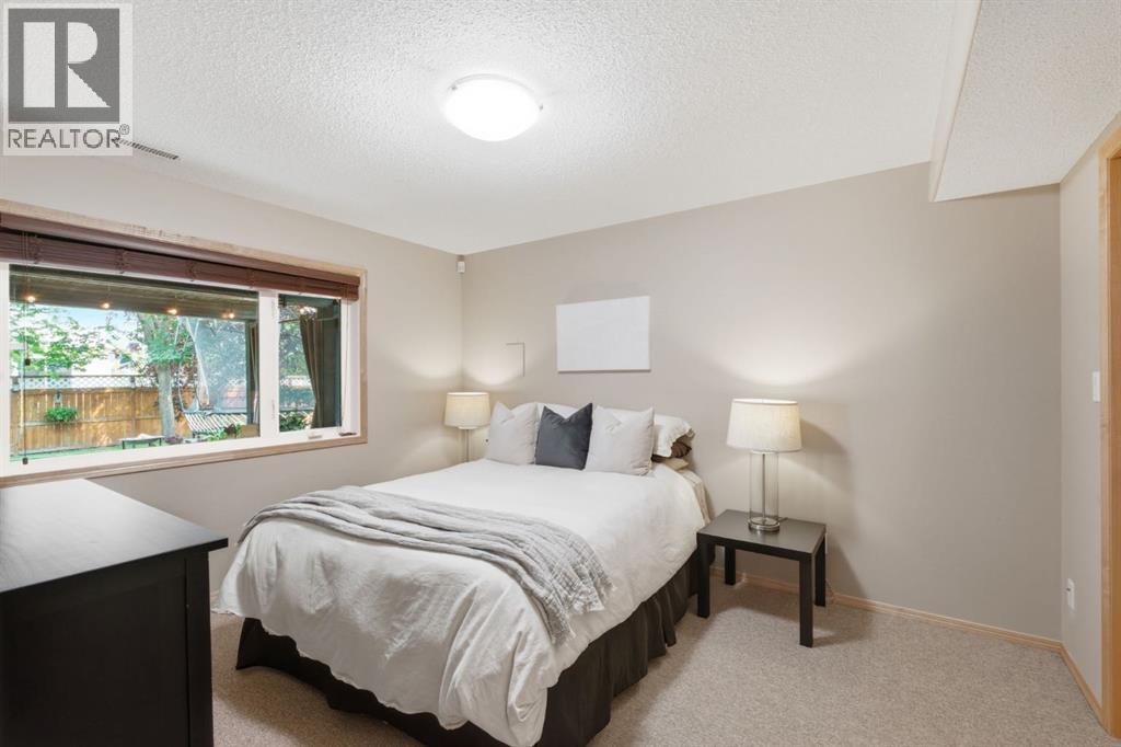 132 Coopers Heights SW, Airdrie, Alberta  T4B 2S1 - Photo 37 - A2328326