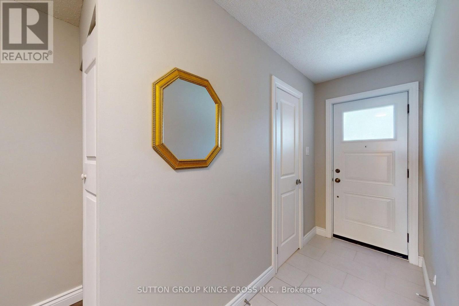2 - 2575 Parmeer Drive, Mississauga, Ontario  L5C 2Y3 - Photo 5 - W13629794