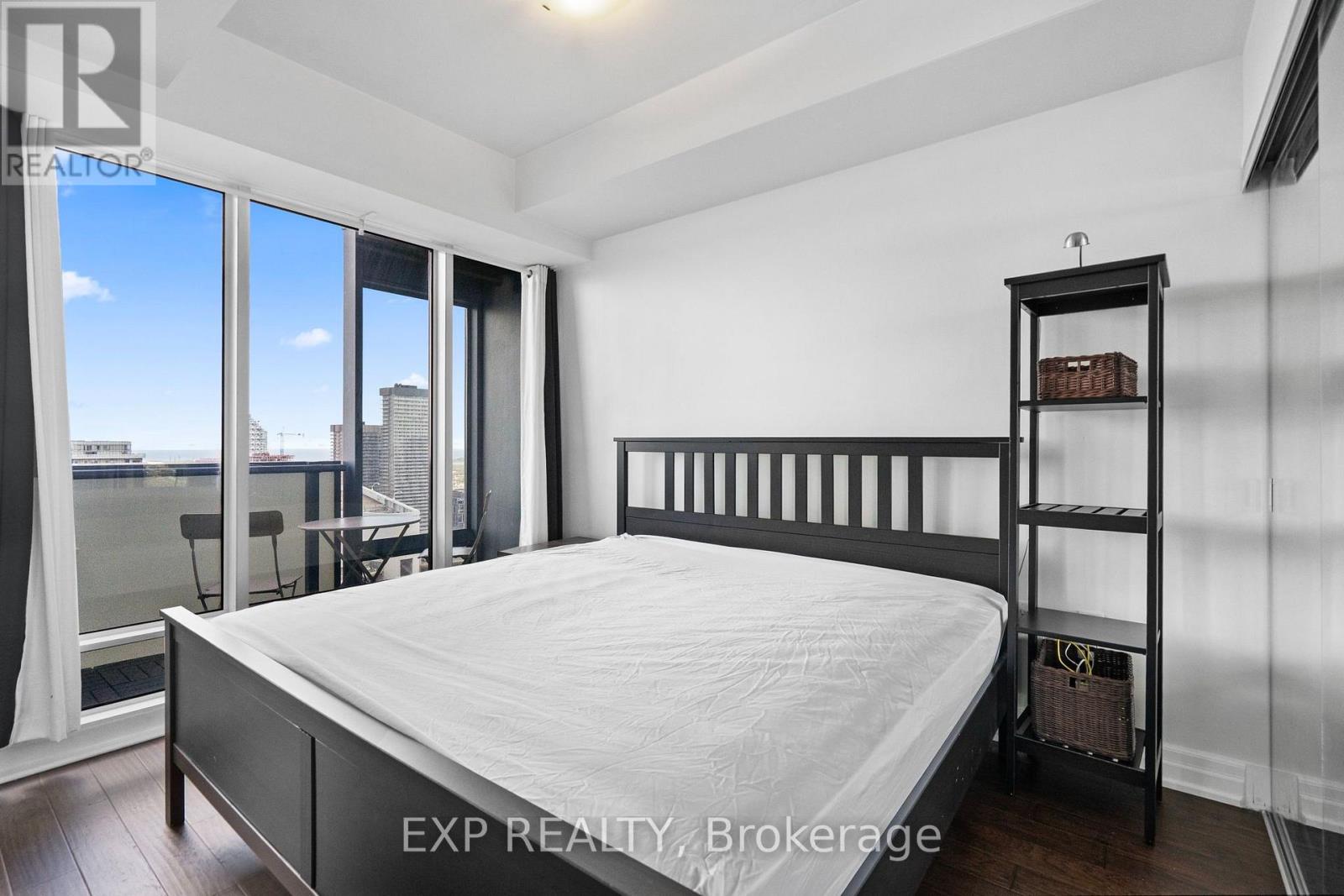 3510 - 8 The Esplanade, Toronto, Ontario  M5E 0A6 - Photo 16 - C13629692