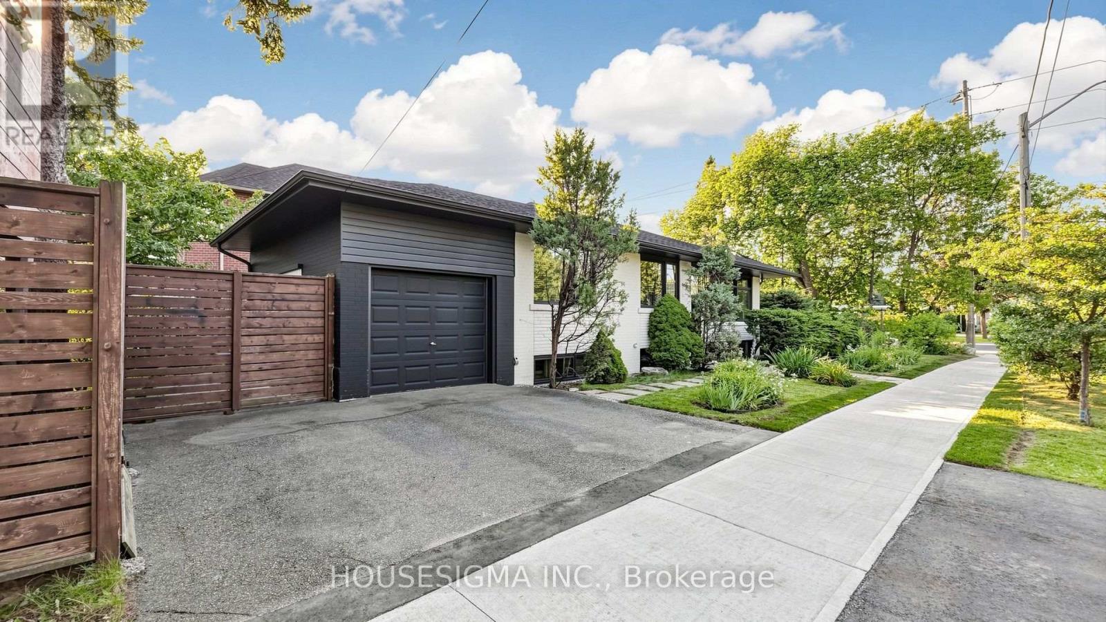 6 Koos Road, Toronto, Ontario  M9C 1W3 - Photo 3 - W13623648