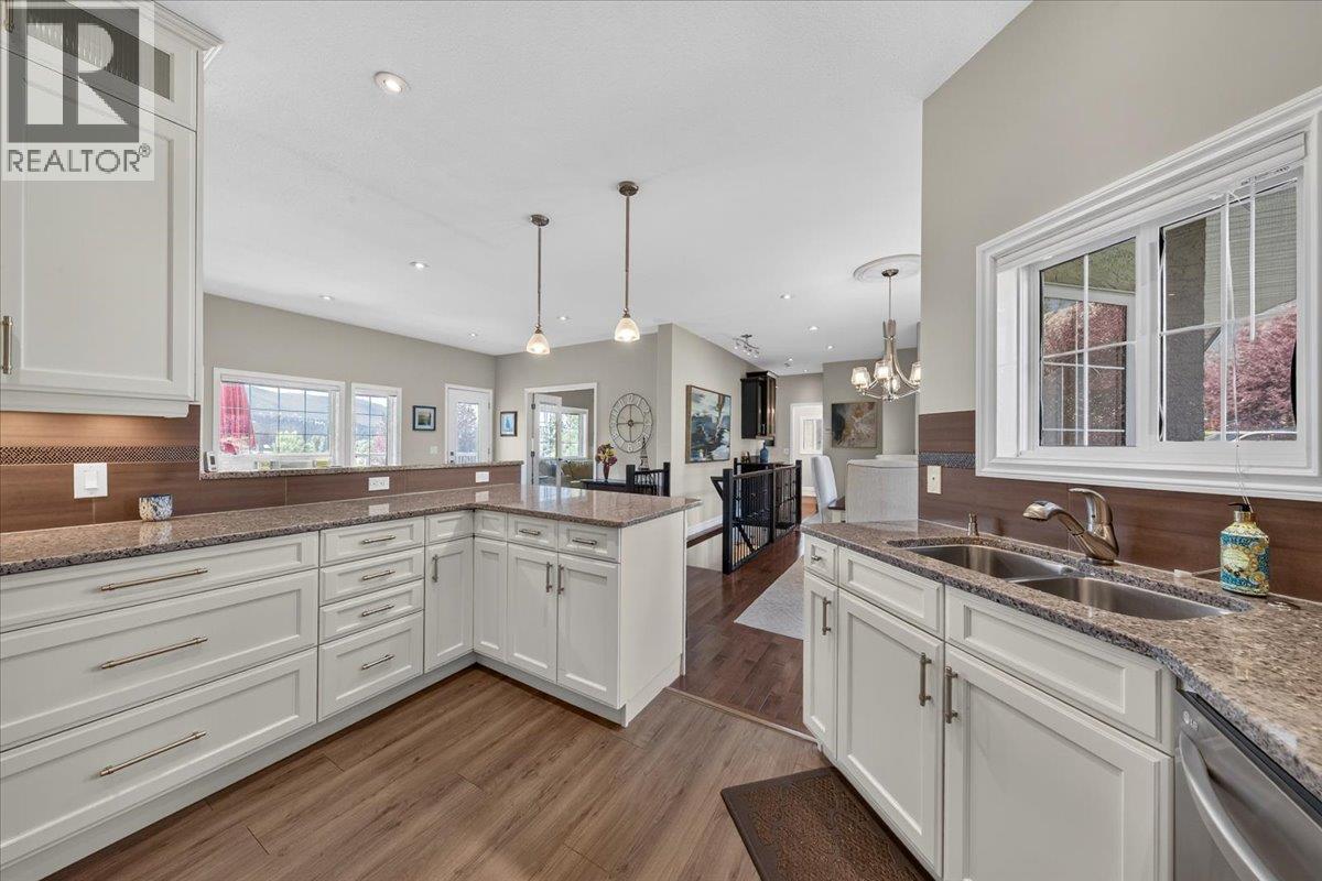 5075 Riverview Road, Fairmont Hot Springs, British Columbia  V0B 1L1 - Photo 15 - 10396328
