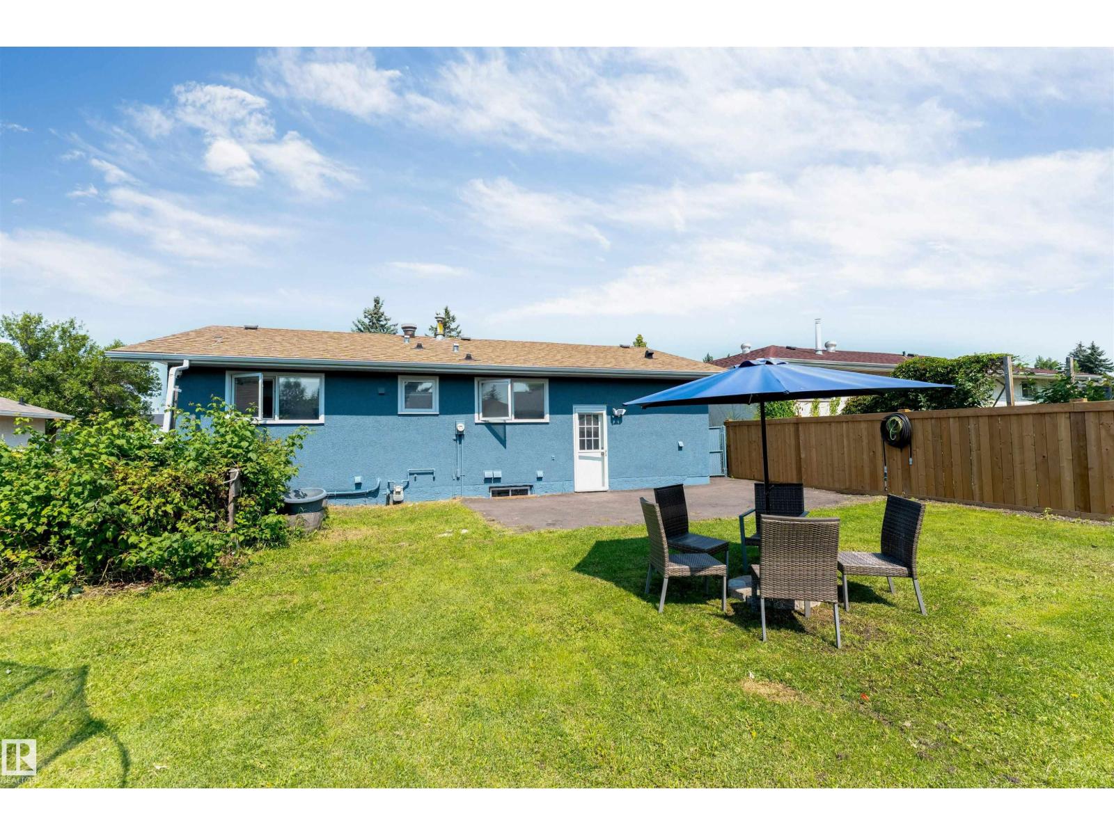 7419 33 Av NW, Edmonton, Alberta  T6K 1J5 - Photo 5 - E4501828