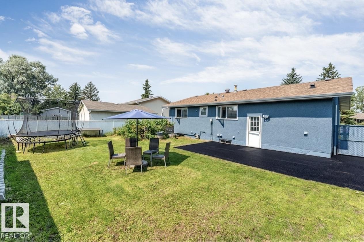 7419 33 Av NW, Edmonton, Alberta  T6K 1J5 - Photo 3 - E4501828