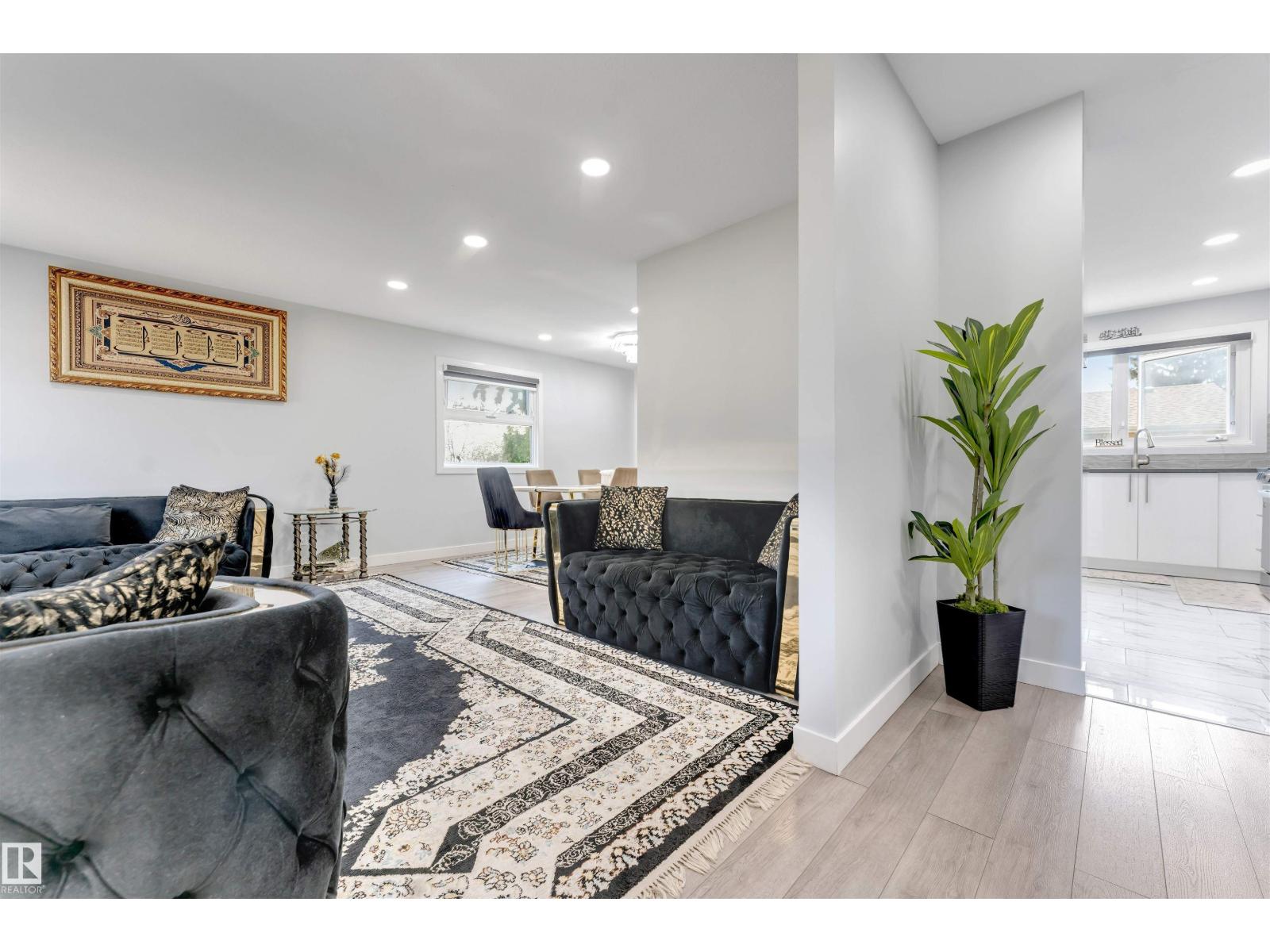 7419 33 Av NW, Edmonton, Alberta  T6K 1J5 - Photo 7 - E4501828